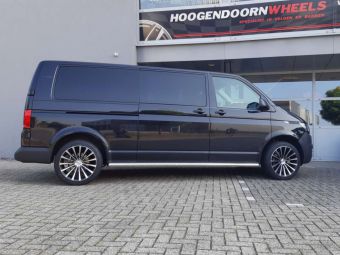 BORBET VELGEN BLX BLACK POLISHED IN 19 INCH GEMONTEERD ONDER EEN VOLKSWAGEN TRANSPORTER 