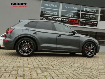 BORBET BY IN 20 INCH MET WINTERBANDEN GEMONTEERD ONDER EEN AUDI Q5