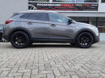 BORBET BY MATT BLACK IN 20 INCH GEMONTEERD ONDER EEN OPEL GRANDLAND 