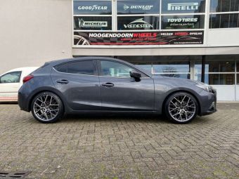 BORBET VELGEN BY ANTRACIET GEPOLIJST IN 19 INCH GEMONTEERD ONDER EEN MAZDA 3