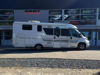 BORBET CWD ANTRACIET GEPOLIJST GEMONTEERD IN 16 INCH GEMONTEERD ONDER EEN CAMPER 