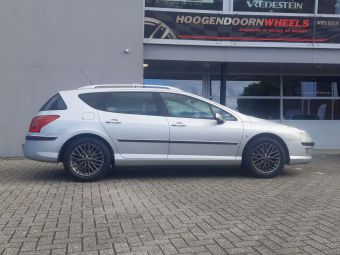 BORBET BS5 IN 17 INCH GEMONTEERD ONDER EEN PEUGEOT 407