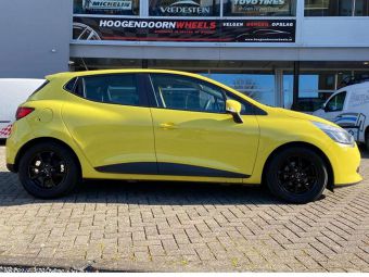 BORBET VELGEN LV4 BLACK IN 15 INCH GEMONTEERD ONDER EEN RENAULT CLIO