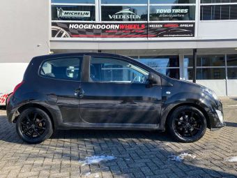 BORBET VELGEN BLACK IN 15 INCH GEMONTEERD ONDER EEN RENAULT TWINGO 