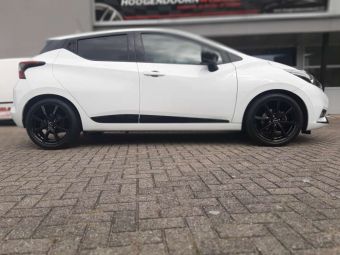 BORBET LV4 VELGEN IN 17 INCH BLACK GEMONTEERD ONDER EEN NISSAN MICRA