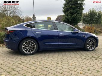 BORBET VELGEN VTX ANTRACIET GEPOLIJST IN 18 INCH GEMONTEERD ONDER EEN TESLA MODEL 3