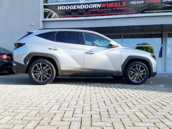 BORBET VELGEN W IN 19 INCH BLACK POLISHED GEMONTEERD ONDER EEN HYUNDAI TUCSON