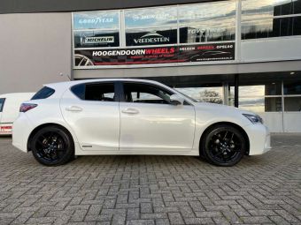 BORBET Y VELGEN BLACK IN 17 INCH GEMONTEERD ONDER EEN LEXUS CT200H