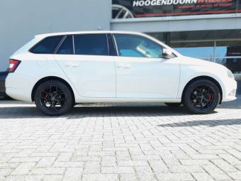 BORBET Y VELGEN BLACK IN 16 INCH GEMONTEERD ONDER EEN SKODA FABIA