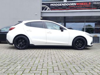 BORBET VELGEN Y BLACK IN 18 INCH GEMONTEERD ONDER EEN MAZDA 3 