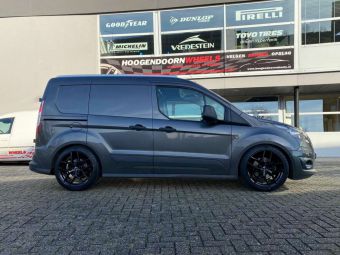 BORBET VELGEN Y GLOSSY BLACK IN 18 INCH GEMONTEERD ONDER EEN FORD TRANSIT CONNECT 