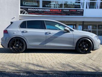 BORBET Y VELGEN BLACK IN 19 INCH GEMONTEERD ONDER EEN VOLKSWAGEN GOLF 8 