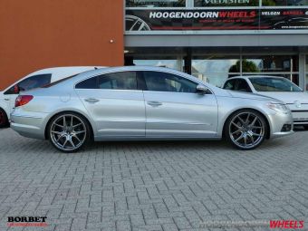 BORBET VELGEN Y 2 IN HYPER PAINTED SILVER 20 INCH GEMONTEERD ONDER EEN VOLKSWAGEN PASSAT CC 