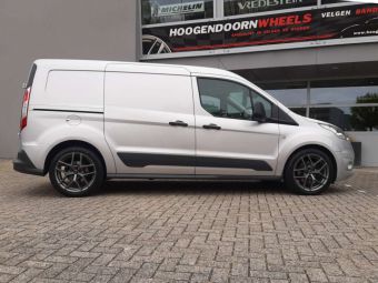 BORBET VELGEN Y MATT TITAN IN 18 INCH GEMONTEERD ONDER EEN FORD TRANSIT CONNECT