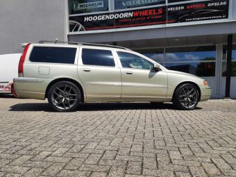 BORBET VELGEN Y MATT TITAN IN 18 INCH GEMONTEERD ONDER EEN VOLVO V70 