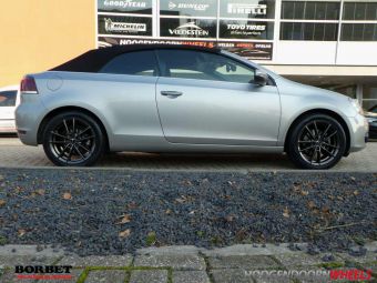 BORBET VELGEN W ANTRACIET IN 17 INCH MET WINTERBANDEN GEMONTEERD ONDER EEN VW GOLF 6 CABRIO