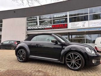 BORBET W BLACK POLISHED 19 INCH GEMONTEERD ONDER EEN VOLKSWAGEN BEETLE