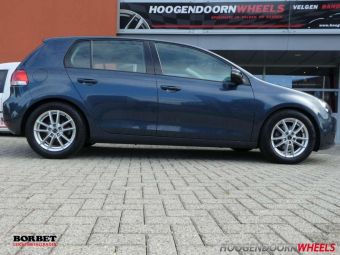 BORBET VELGEN W ZILVER GEMONTEERD ONDER EEN VOLKSWAGEN GOLF 6 