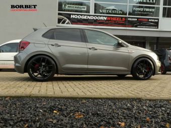 BORBET Y ZWART 18 INCH MET WINTERBANDEN GEMONTEERD ONDER EEN VW POLO GTI 