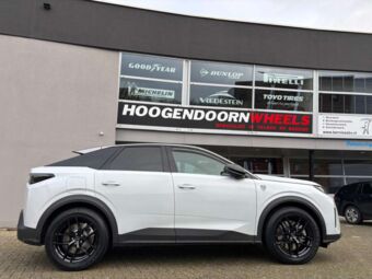 BORBET Y BLACK GLOSSY IN 19 INCH GEMONTEERD ONDER EEN PEUGEOT 3008