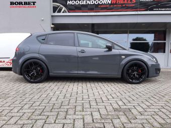 BORBET VELGEN Y BLACK GEMONTEERD IN 18 INCH GEMONTEERD ONDER EEN SEAT LEON