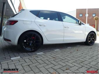 BORBET Y ZWART VELGEN IN 18 INCH GEMONTEERD ONDER EEN SEAT LEON 