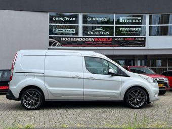 BORBET Y MATT TITAN IN 18 INCH GEMONTEERD ONDER EEN FORD TRANSIT CONNECT