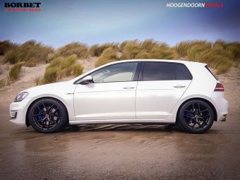 BORBET VELGEN Y GLANS ZWART IN 17 INCH GEMONTEERD ONDER EEN VOLKSWAGEN GOLF GTE