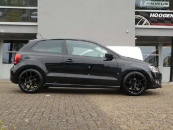 BORBET Y ZWART IN 17 INCH GEMONTEERD ONDER EEN VOLKSWAGEN POLO 