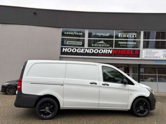 BORBET Z BLACK IN 18 INCH GEMONTEERD ONDER EEN MERCEDES VITO