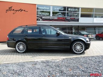 Breyton wheels type LS hyper zilver gemonteerd in 18 inch onder een BMW 3 serie