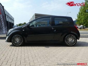 BROCK VELGEN B24 ZWART GEPOLIJST IN 17 INCH GEMONTEERD ONDER EEN RENAULT TWINGO