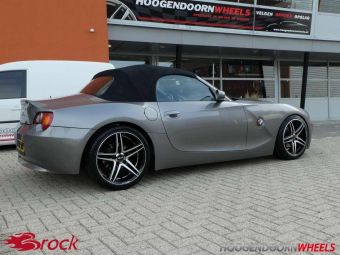 BROCK VELGEN B33 ZWART GEPOLIJST IN 18 INCH BREEDSET GEMONTEERD ONDER EEN BMW Z4