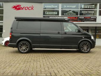 BROCK VELGEN B 37 19 INCH ANTRACIET GEMONTEERD ONDER EEN VOLKSWAGEN T5