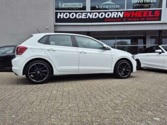 CARBONDO WHEELS GASWORK BLACK LIP POLISHED GEMONTEERD ONDER EEN VOLKSWAGEN POLO