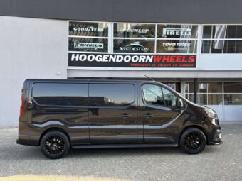 CARMANI 20 LUDWIG BLACK MATT IN 19 INCH GEMONTEERD ONDER EEN RENAULT TRAFFIC