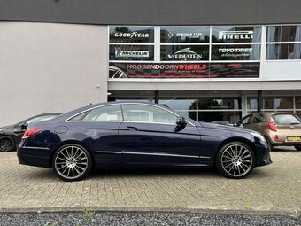 CARMANI CA17 FRITZ BLACK POLISHED IN 19 INCH GEMONTEERD ONDER EEN MERCEDES E-KLASSE