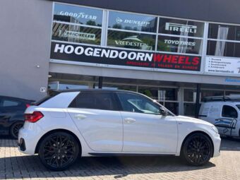 CARMANI CA26 MAX BLACK IN 19 INCH GEMONTEERD ONDER EEN AUDI A1
