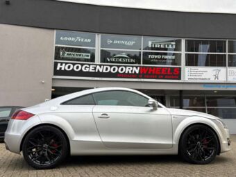 CARMANI CA26 MAX BLACK IN 19 INCH GEMONTEERD ONDER EEN AUDI TT
