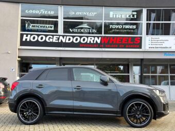 CMS C23 BLACK POLISHED LIP IN 19 INCH GEMONTEERD ONDER EEN AUDI Q2