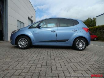 CMS VELGEN C 16 ZILVER IN 15 INCH GEMONTEERD ONDER EEN HYUNDAI IX 20 