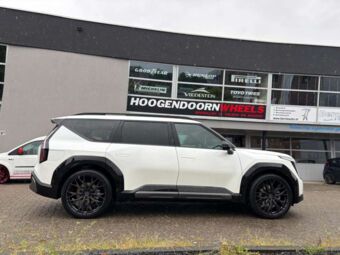 CONCAVER WHEELS CVR1 CARBON GRAPHITE IN 23 INCH GEMONTEERD ONDER EEN KIA EV9