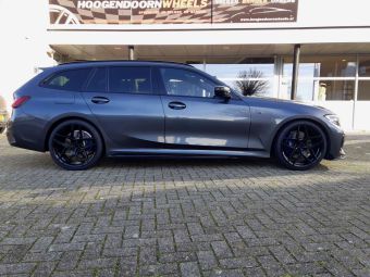 CONCAVER CVR2 WHEELS PLATINUM BLACK IN 20 INCH GEMONTEERD ONDER DE BMW 3 SERIE