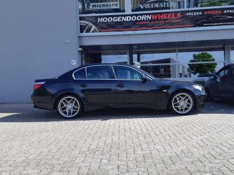 CONCAVER WHEELS CVR2 BRUSHED TITANIUM IN 19 INCH GEMONTEERD ONDER EEN BMW 5 SERIE