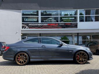 CONCAVER WHEELS CVR4 BRUSHED BRONZE IN 19 INCH GEMONTEERD ONDER EEN MERCEDES C KLASSE