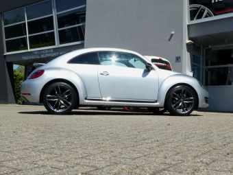 DAMINA DM05 ANTRACIET IN 19 INCH GEMONTEERD ONDER EEN VOLKSWAGEN BEETLE 