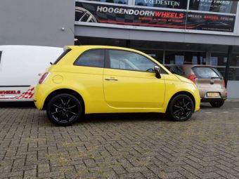 DEZENT VELGEN TN BLACK IN 16 INCH GEMONTEERD ONDER EEN FIAT 500