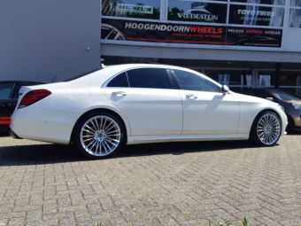 DIEWE WHEELS PRESTO SILOVER IN 21 INCH GEMONTEERD ONDER EEN MERCEDES S KLASSE