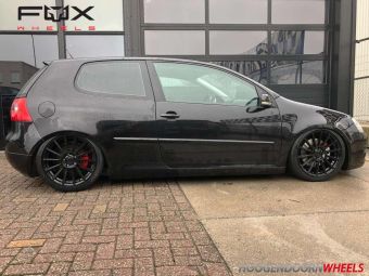 FOX VELGEN RIVA IN 18 INCH ONDER EEN VERLAAGDE VW GOLF 5 