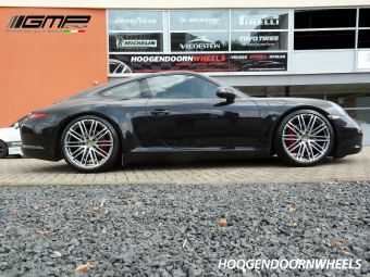 Porsche 911 Carrera S met breedset 20 inch GMP Targa antraciet gepolijst . 